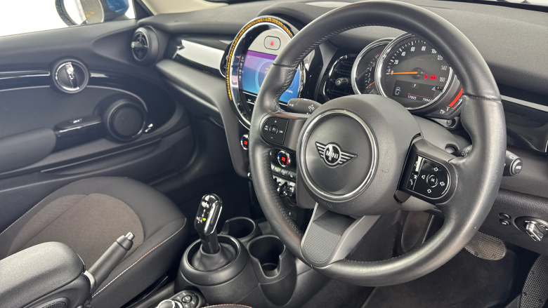 MINI Hatchback 1.5 Cooper Classic 3dr Auto Petrol Hatchback